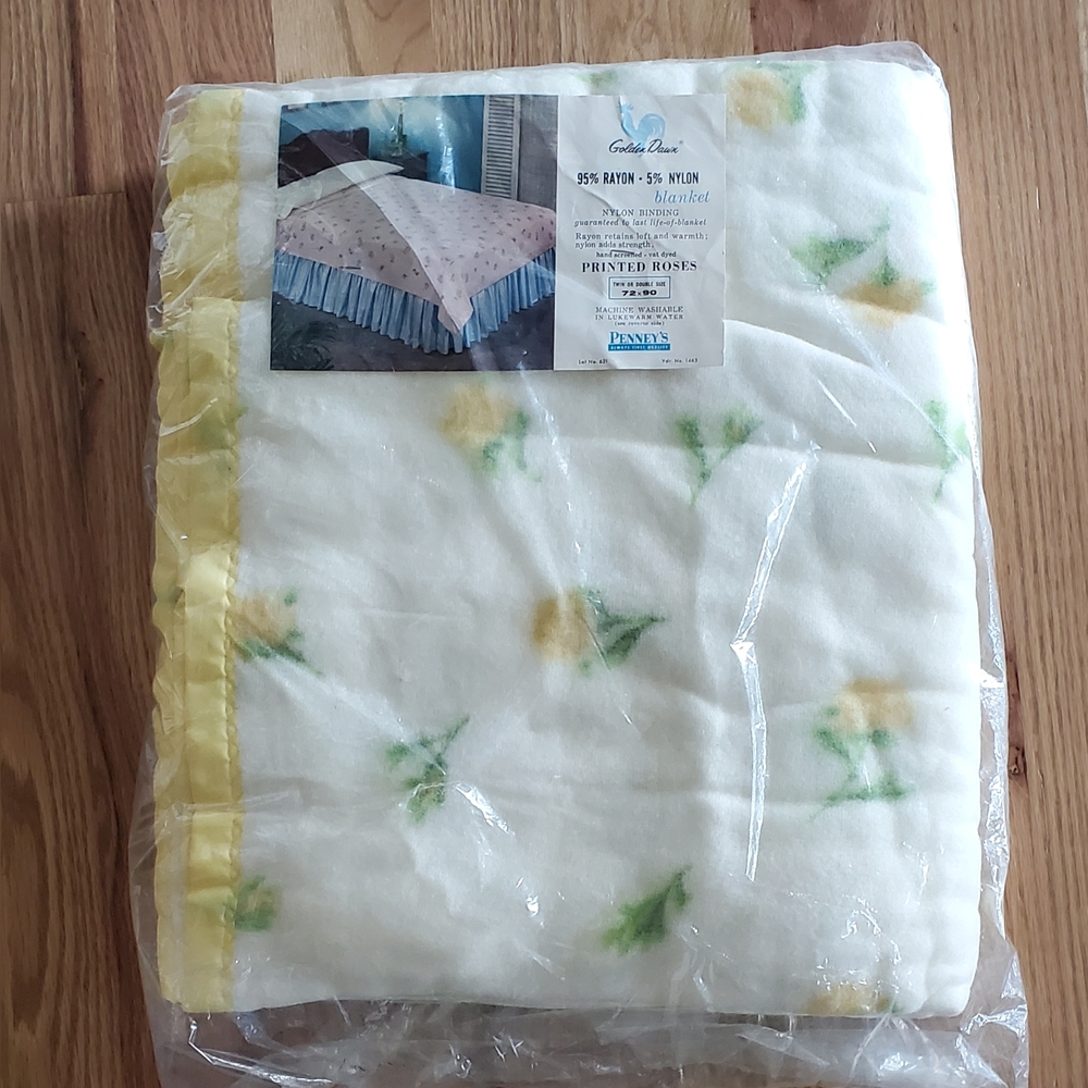 Vintage Golden Dawn Cottagecore Yellow Roses Twin/Double 72"×90" Blanket, NWT